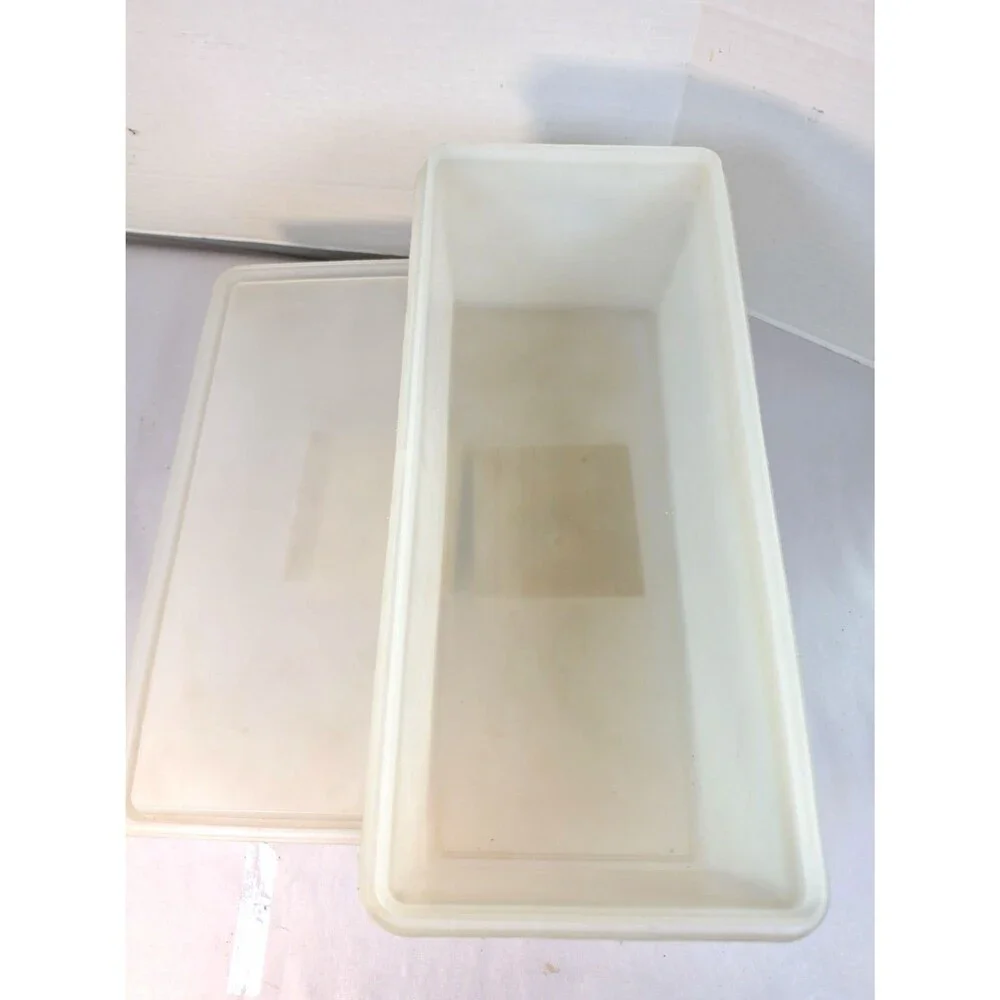 Vintage Tupperware Large Bread Keeper Storage Container Vintage 1960's